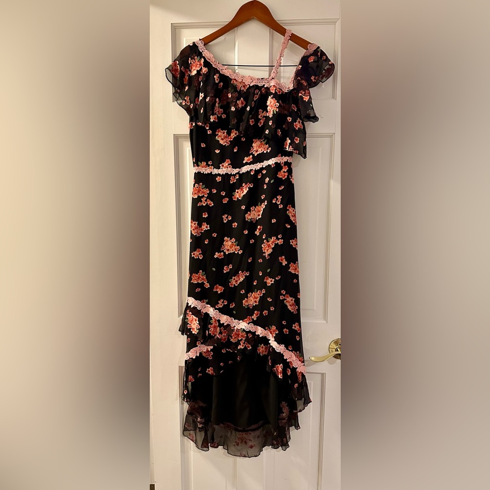 Alice & Olivia Floral chiffon dress with pink embroidered strap. Size 2